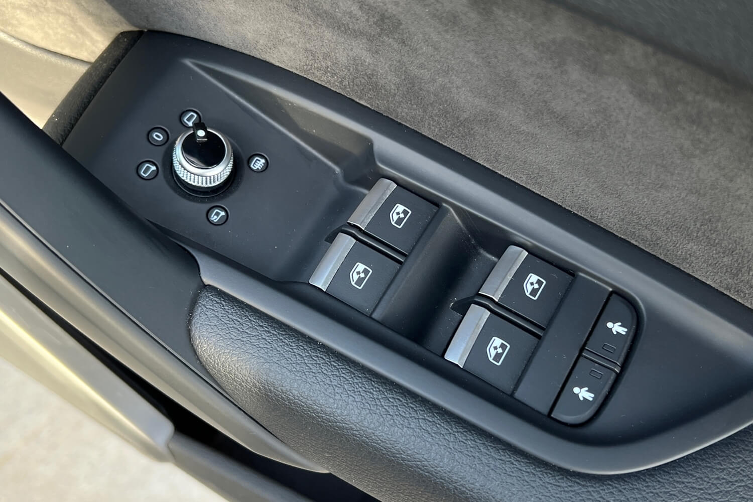 Audi Q5 thumbnail image number 24