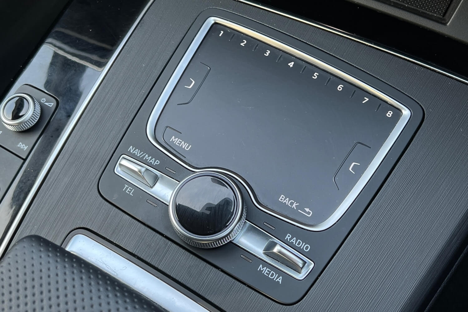 Audi Q5 thumbnail image number 27