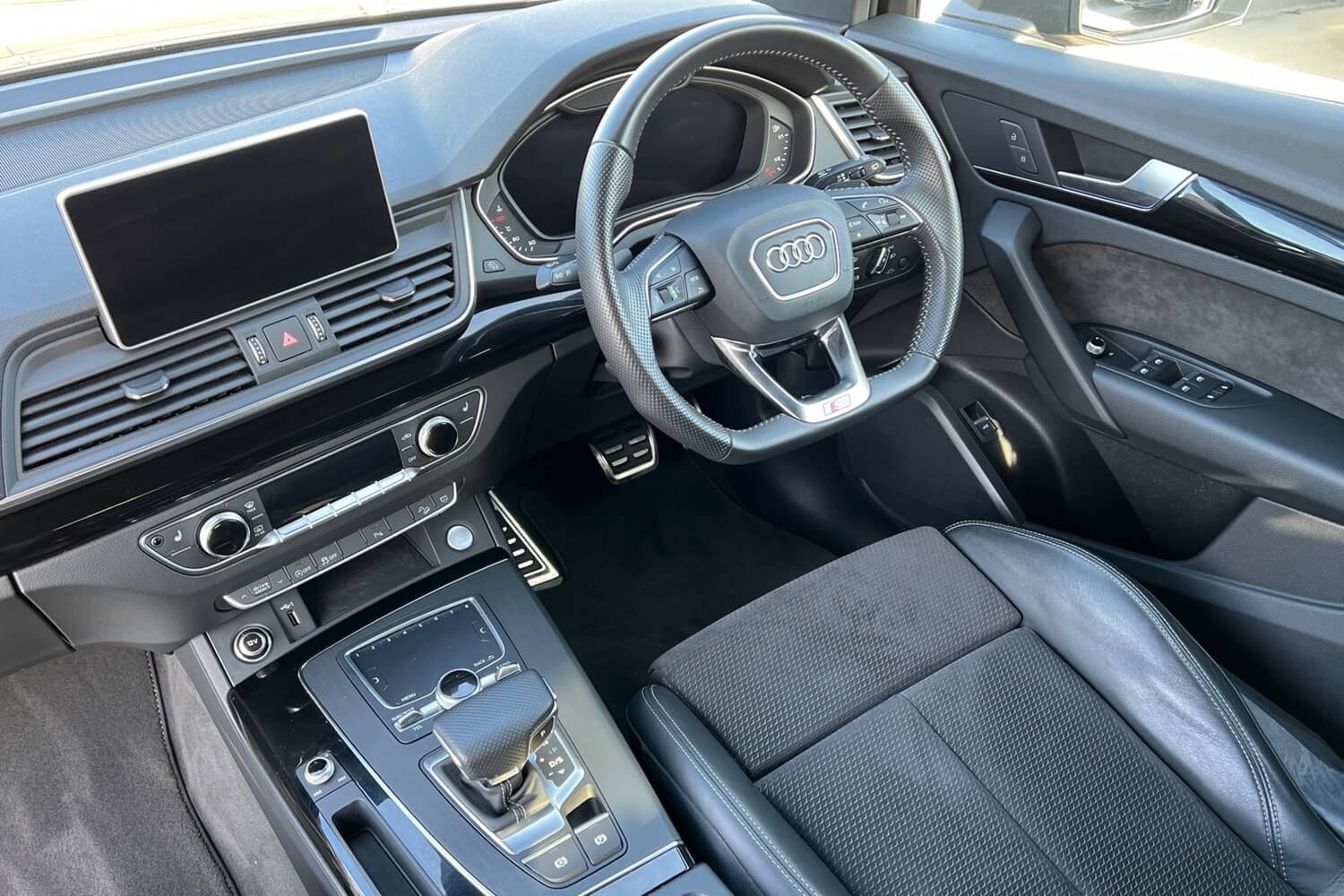 Audi Q5 thumbnail image number 28