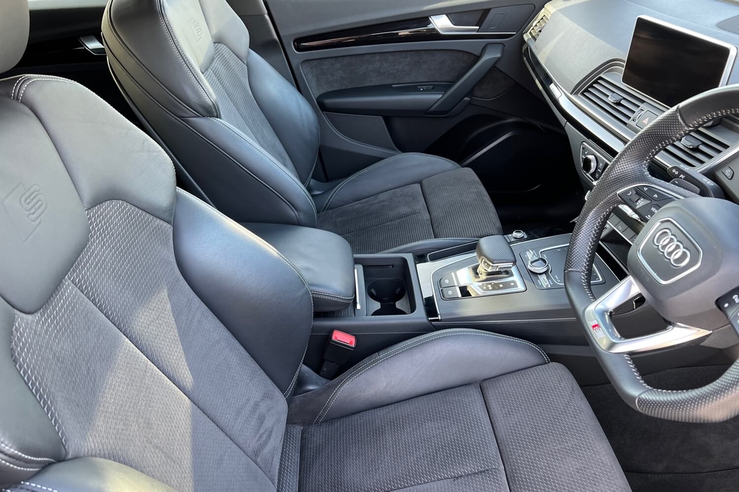 Audi Q5 thumbnail image number 35