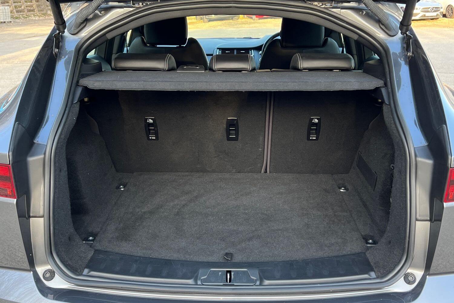 Jaguar E-PACE thumbnail image number 10