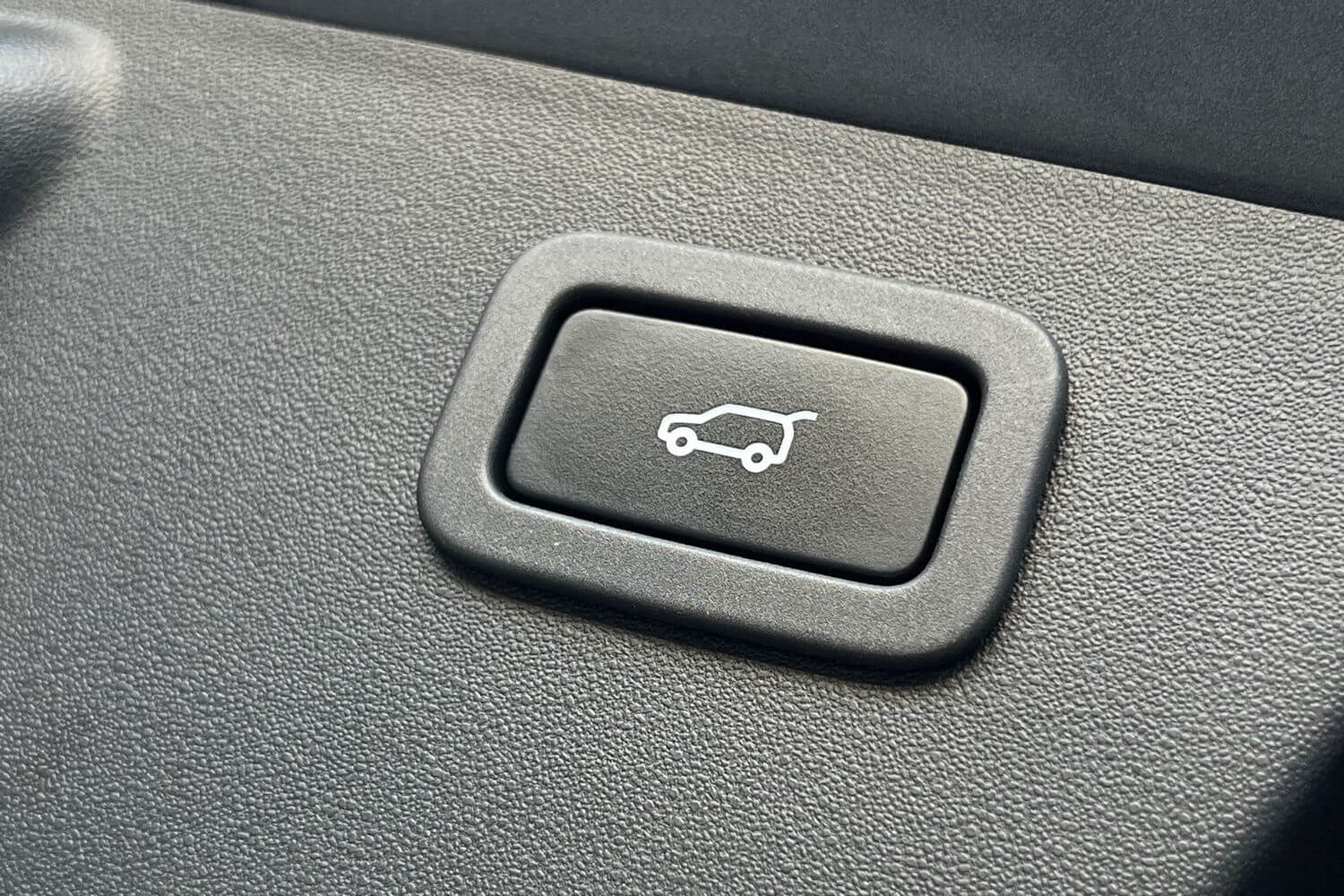 Jaguar E-PACE thumbnail image number 11