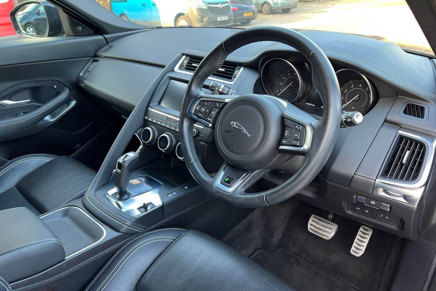 Jaguar E-PACE thumbnail image number 14