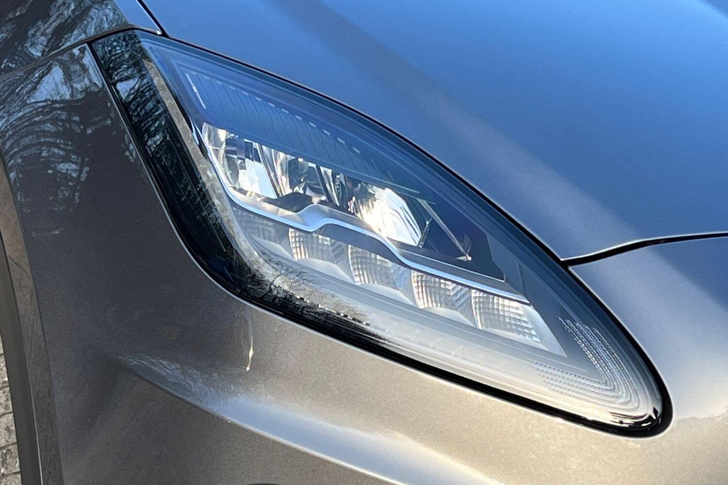 Jaguar E-PACE thumbnail image number 2