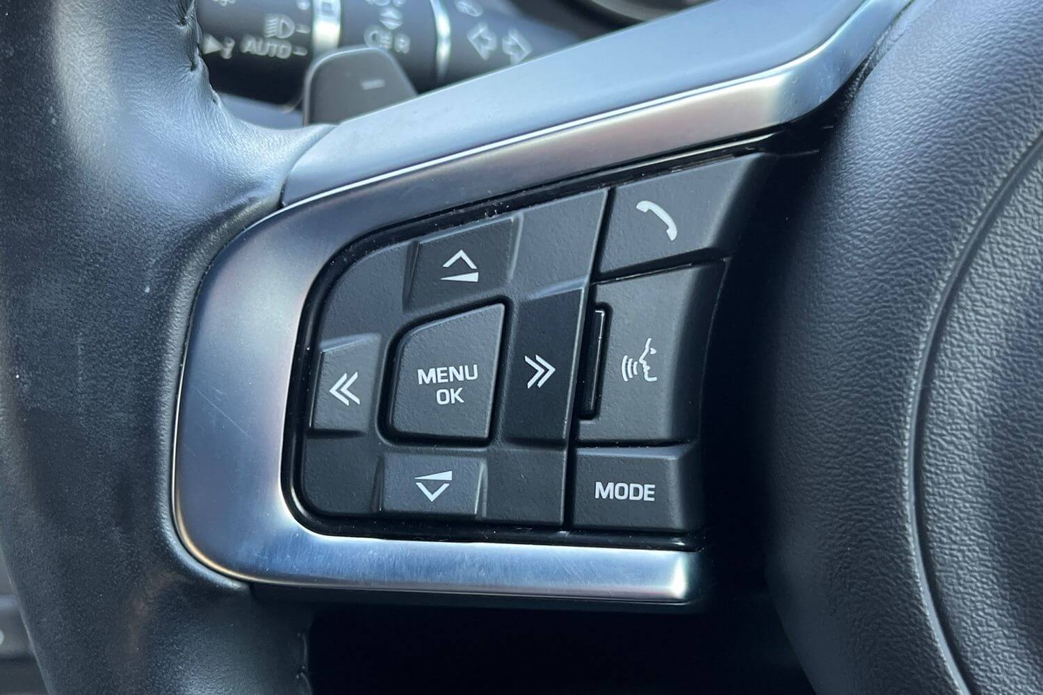 Jaguar E-PACE thumbnail image number 22