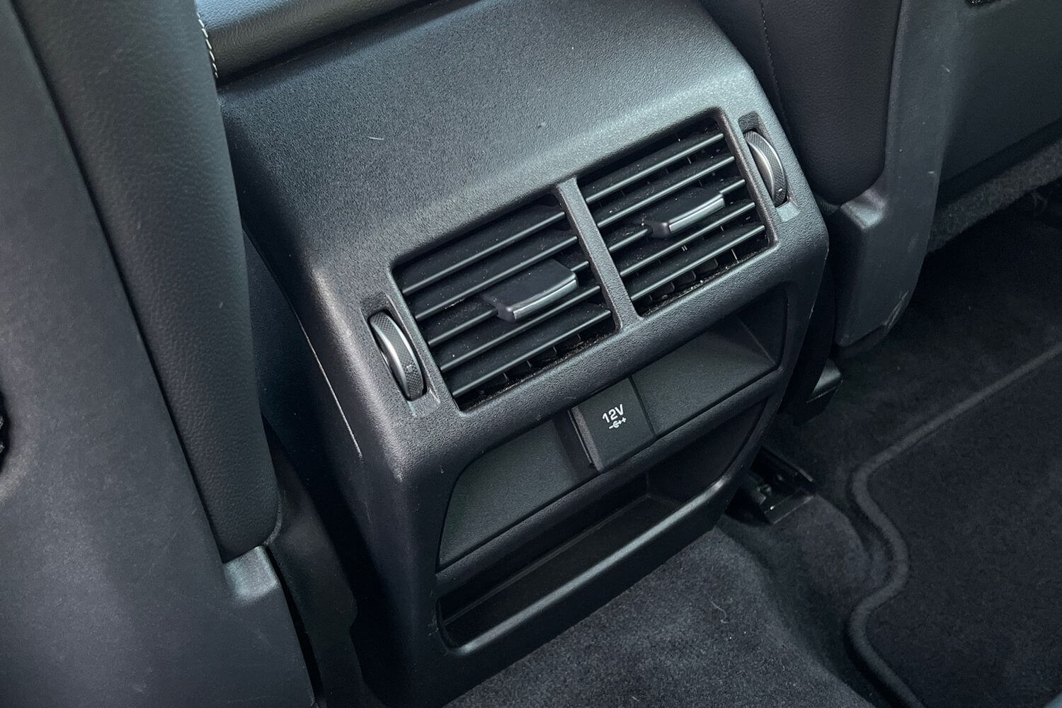 Jaguar E-PACE thumbnail image number 26