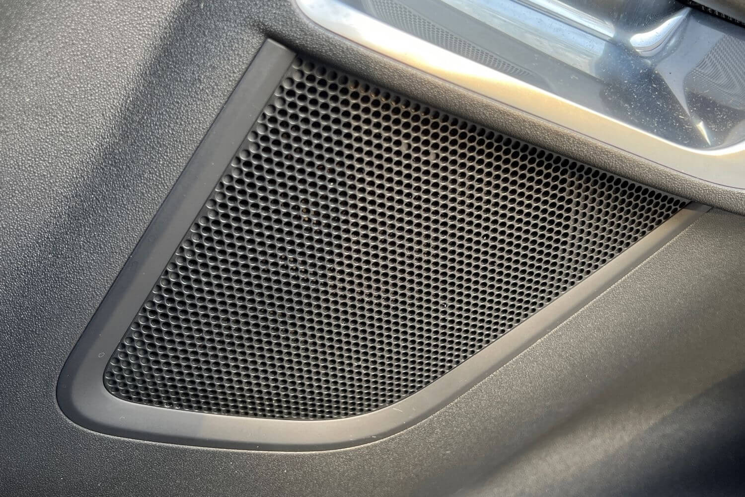 Jaguar E-PACE thumbnail image number 27