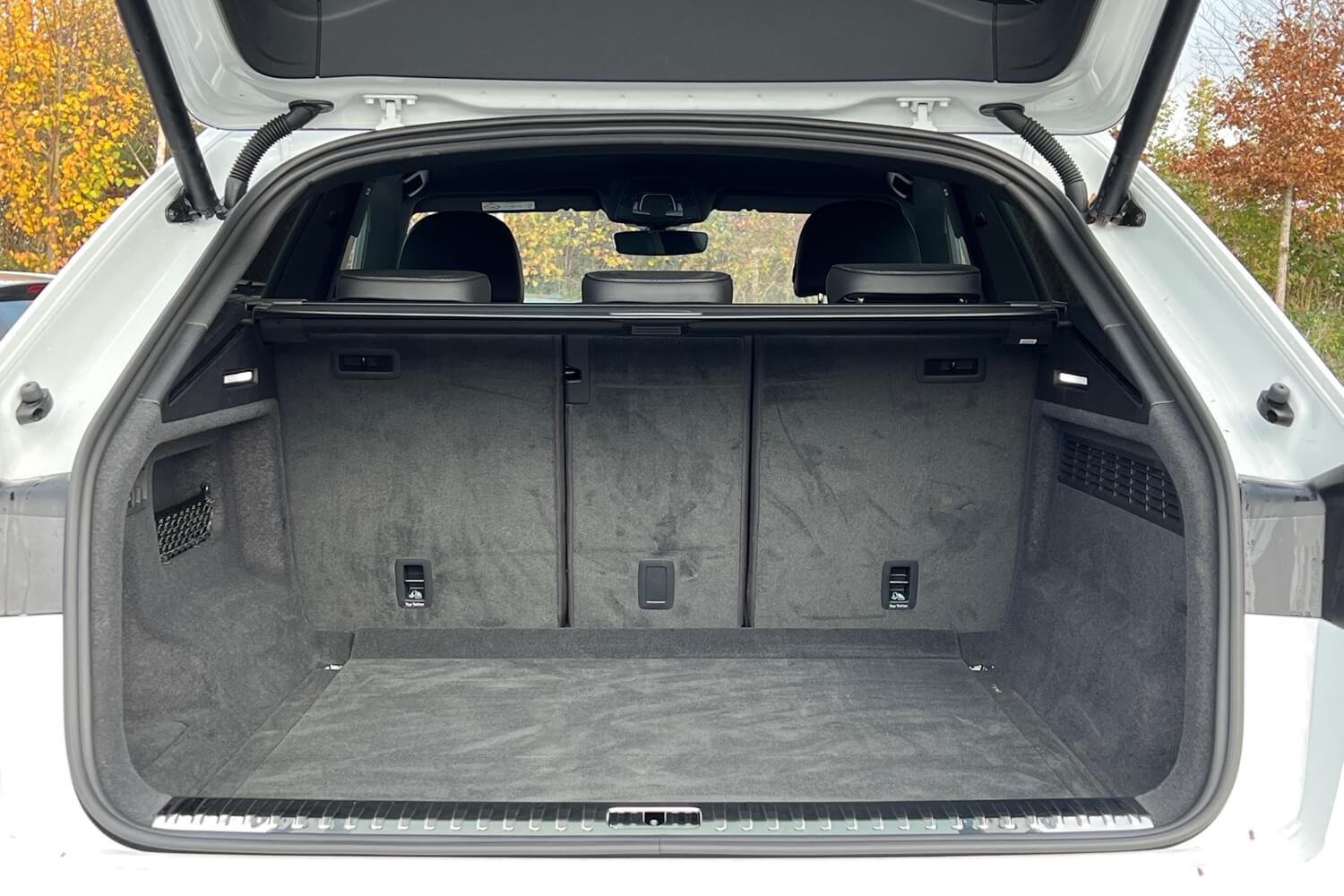 Audi Q8 thumbnail image number 10