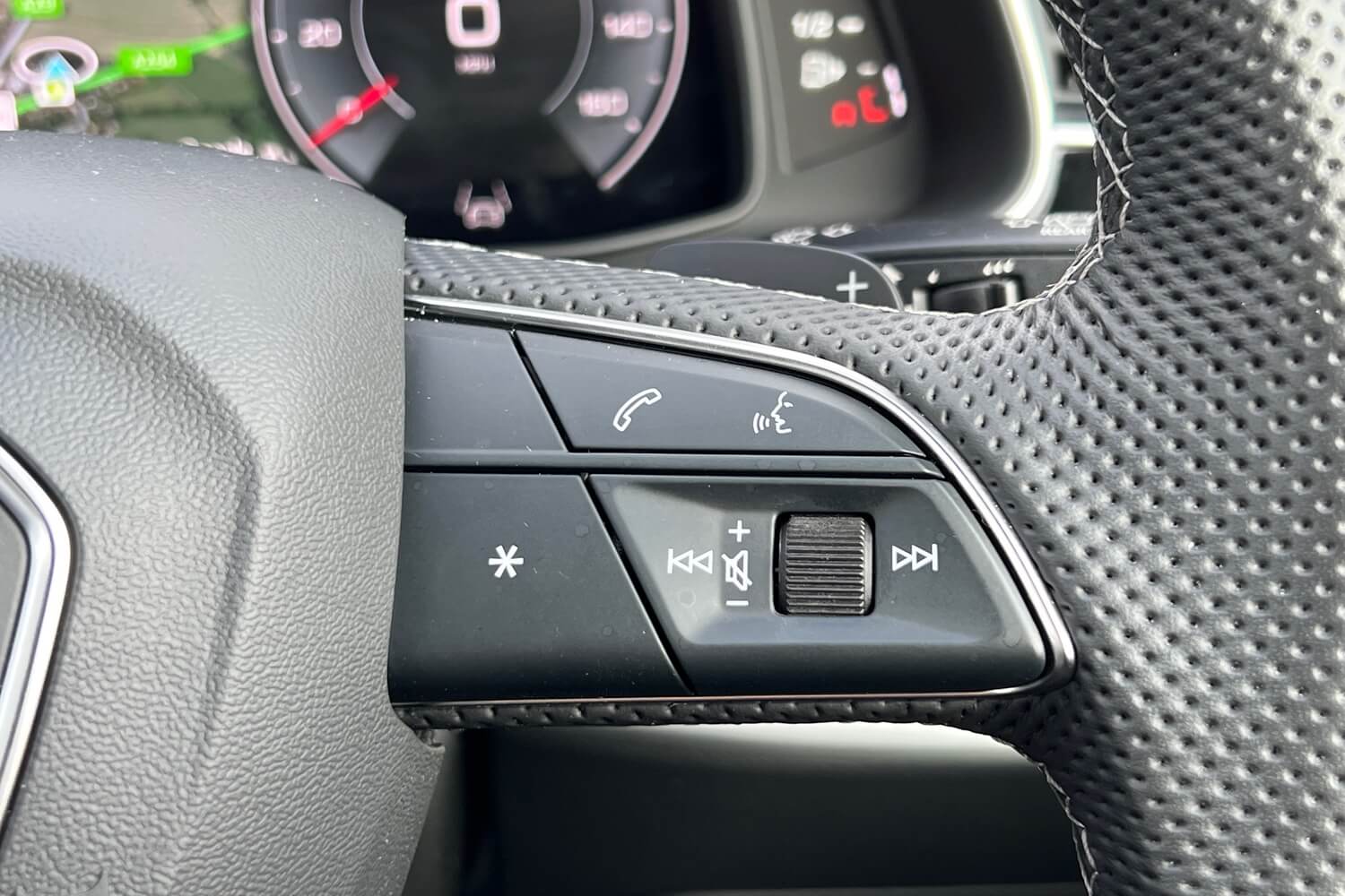 Audi Q8 thumbnail image number 18