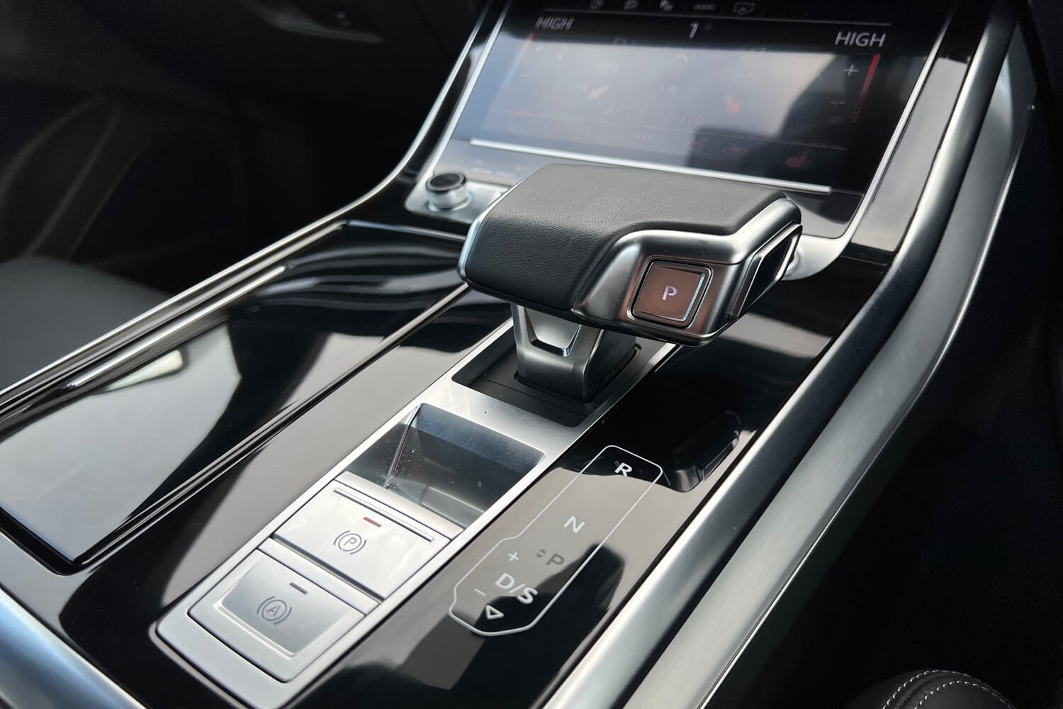 Audi Q8 thumbnail image number 22