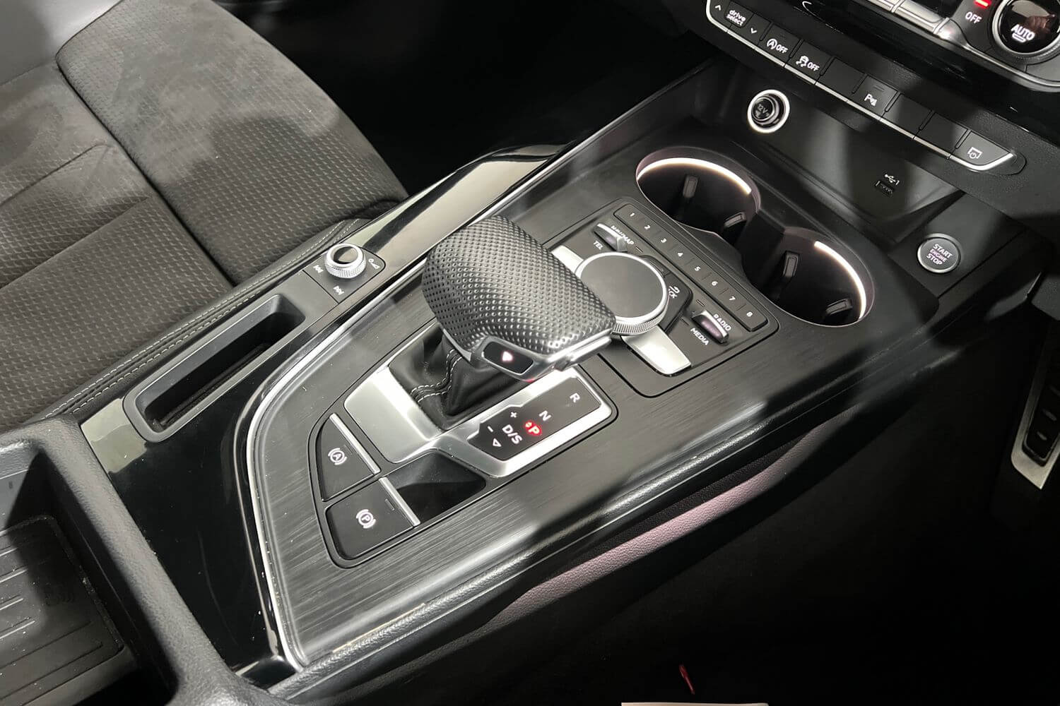 Audi A5 thumbnail image number 22