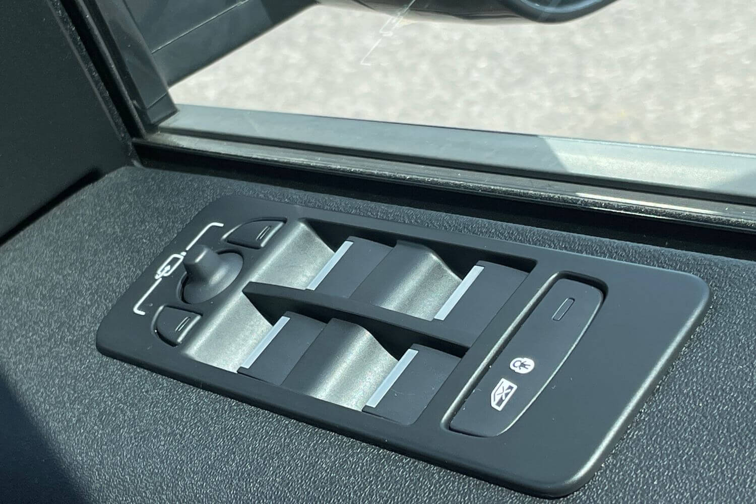 LAND ROVER DISCOVERY SPORT thumbnail image number 16