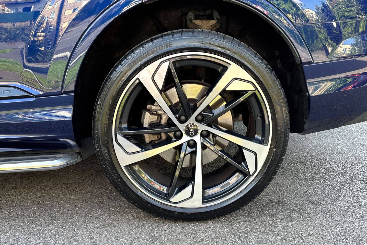 Audi Q7 thumbnail image number 10