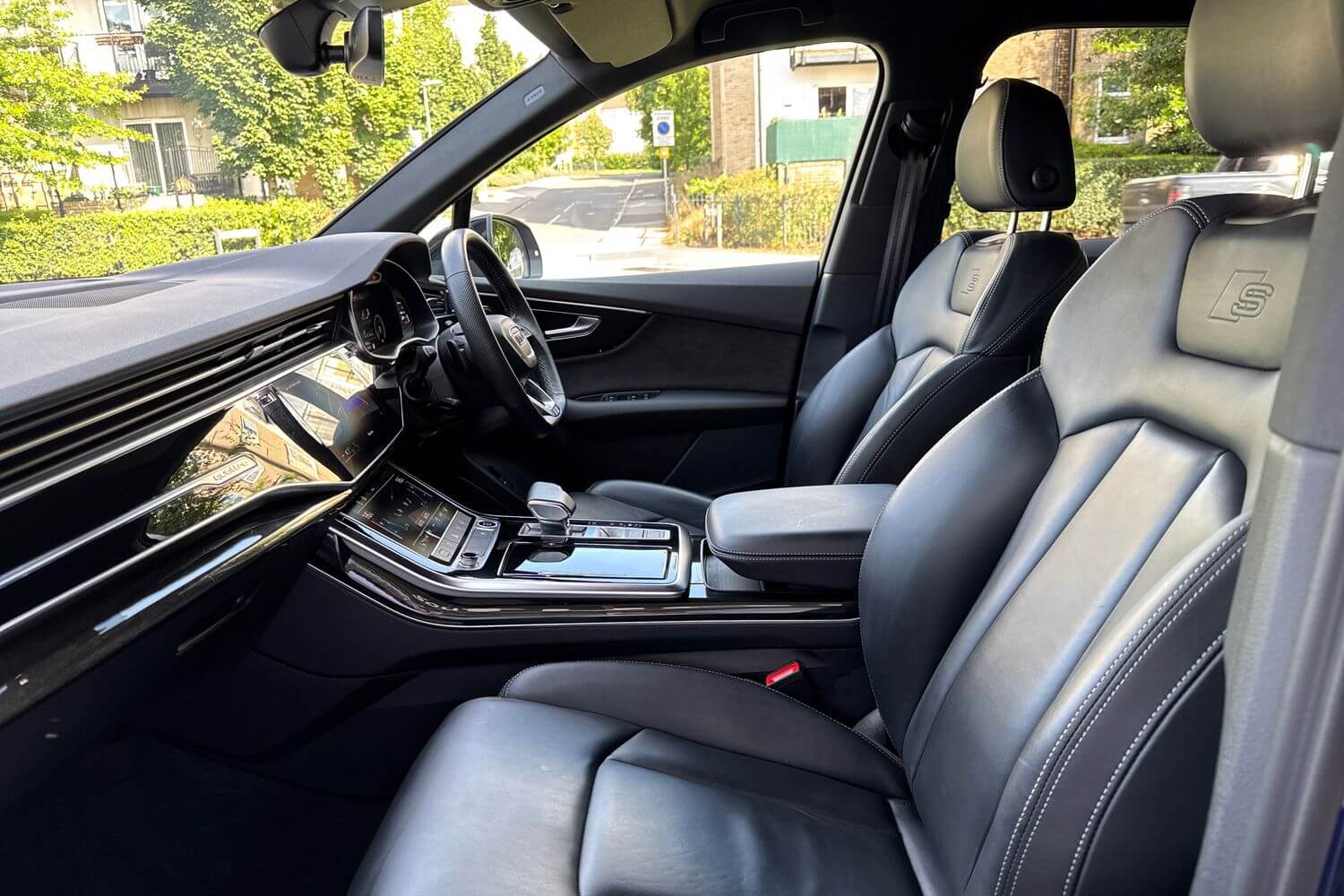 Audi Q7 thumbnail image number 23