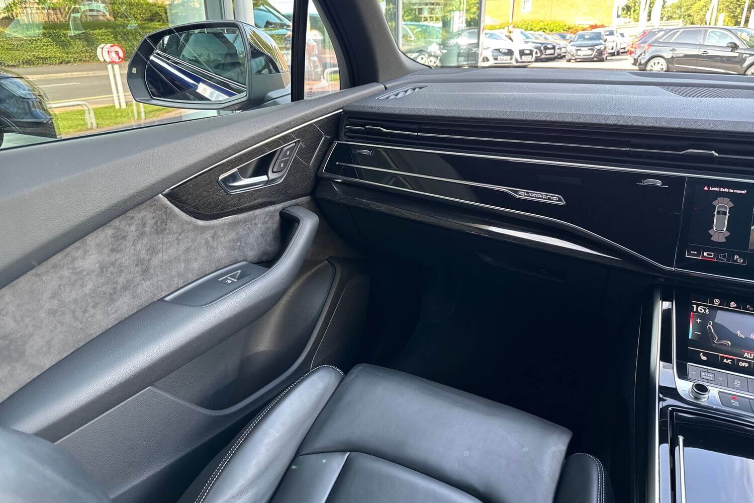 Audi Q7 thumbnail image number 26