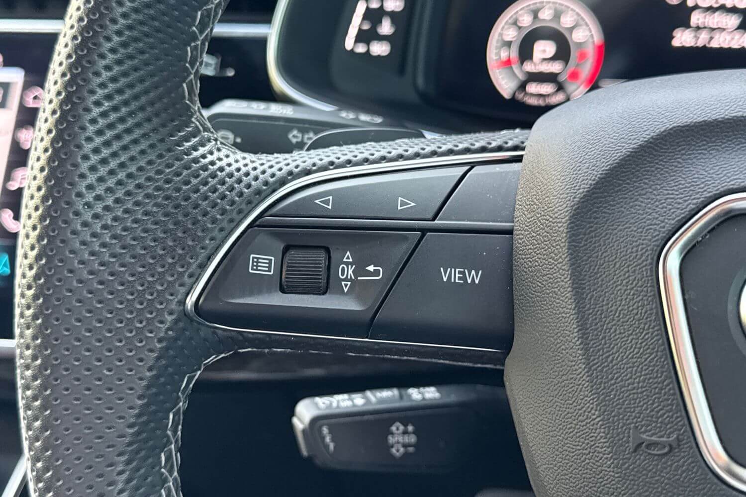 Audi Q7 thumbnail image number 30