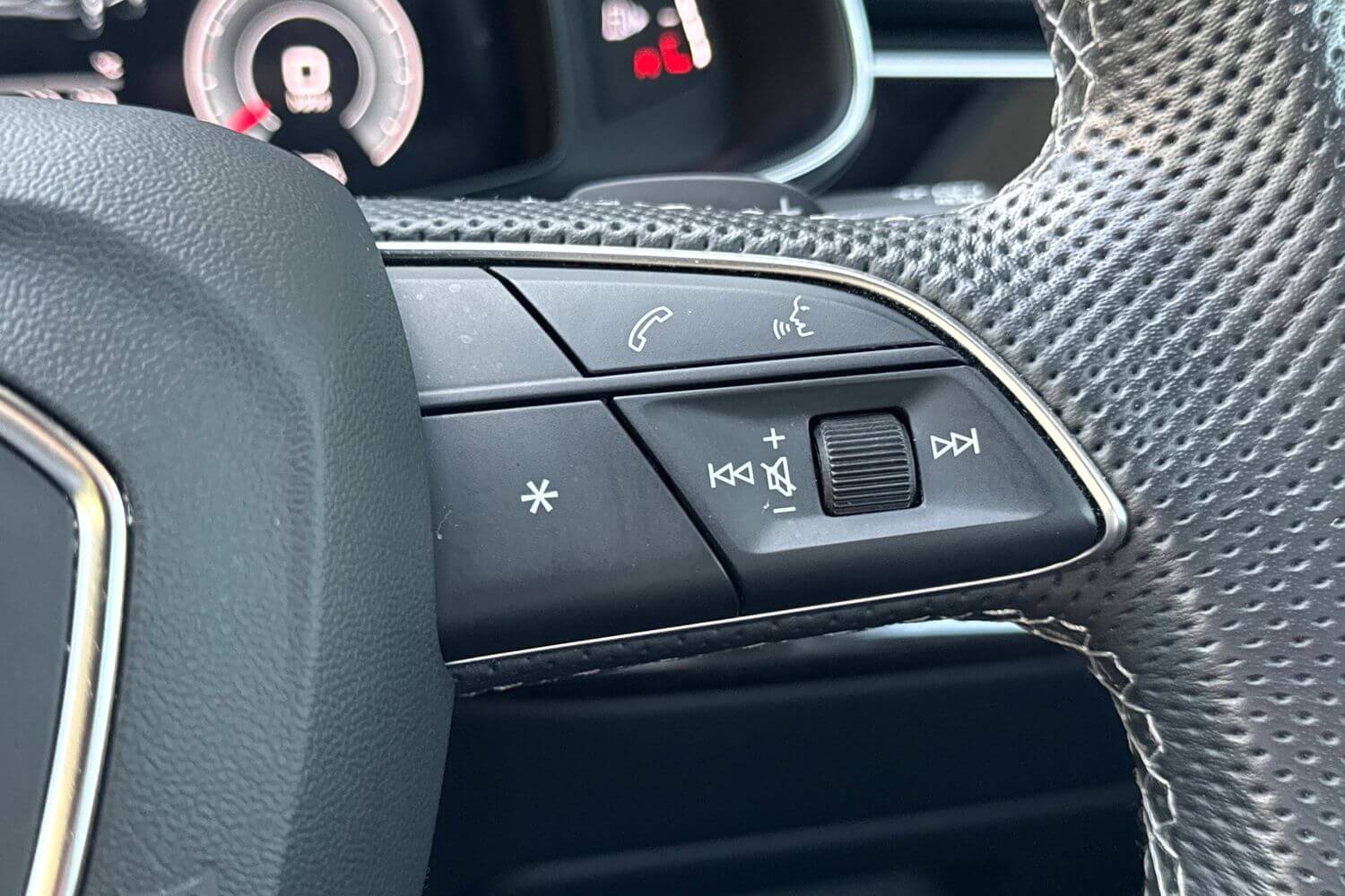 Audi Q7 thumbnail image number 31