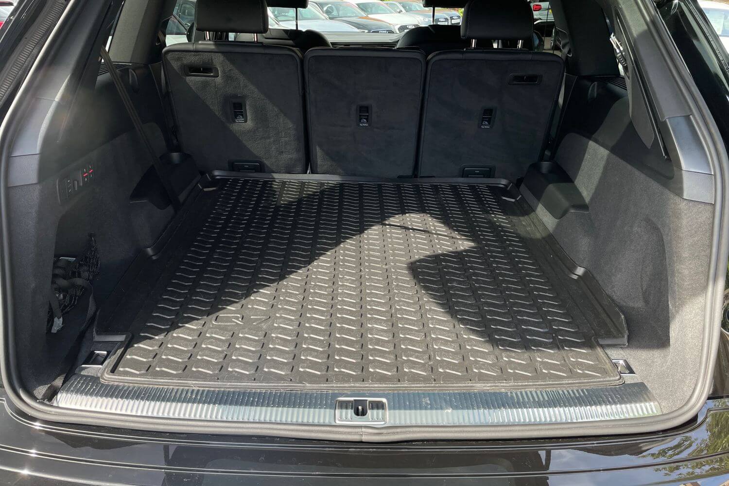 Audi Q7 thumbnail image number 10