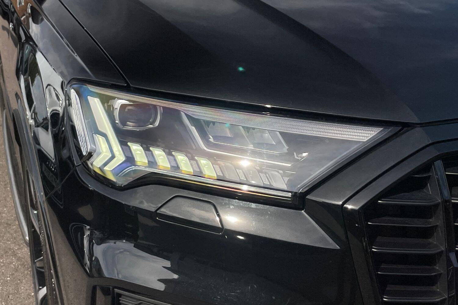 Audi Q7 thumbnail image number 2