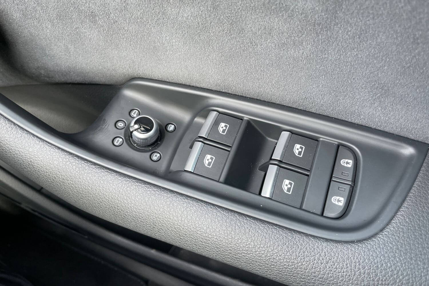 Audi Q7 thumbnail image number 24