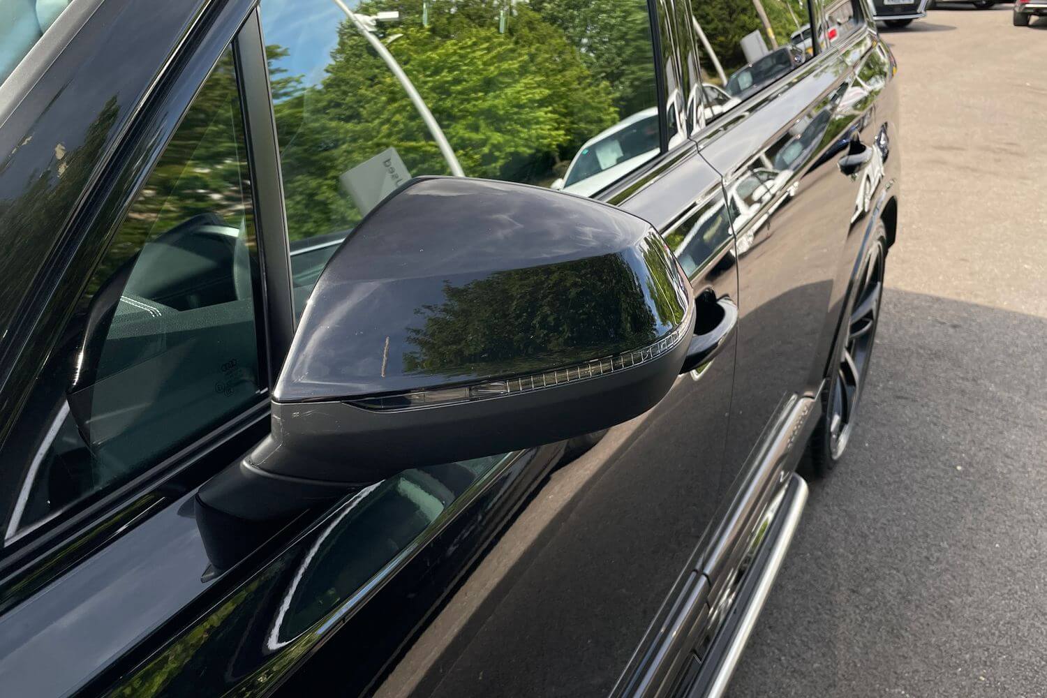 Audi Q7 thumbnail image number 3