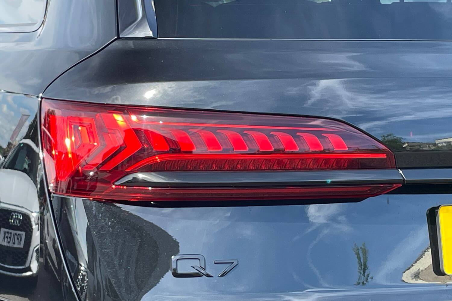 Audi Q7 thumbnail image number 9