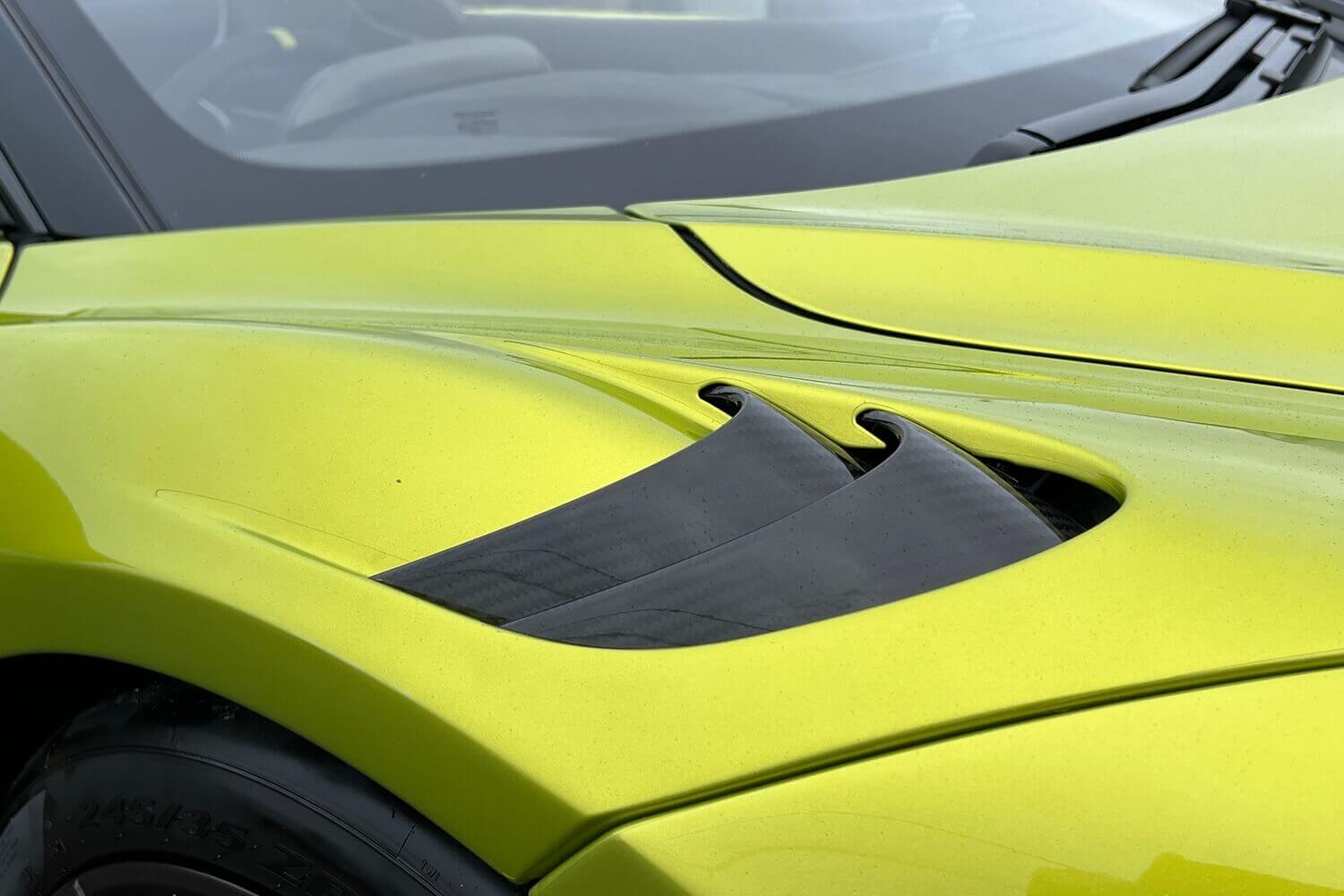 McLaren 765LT thumbnail image number 28