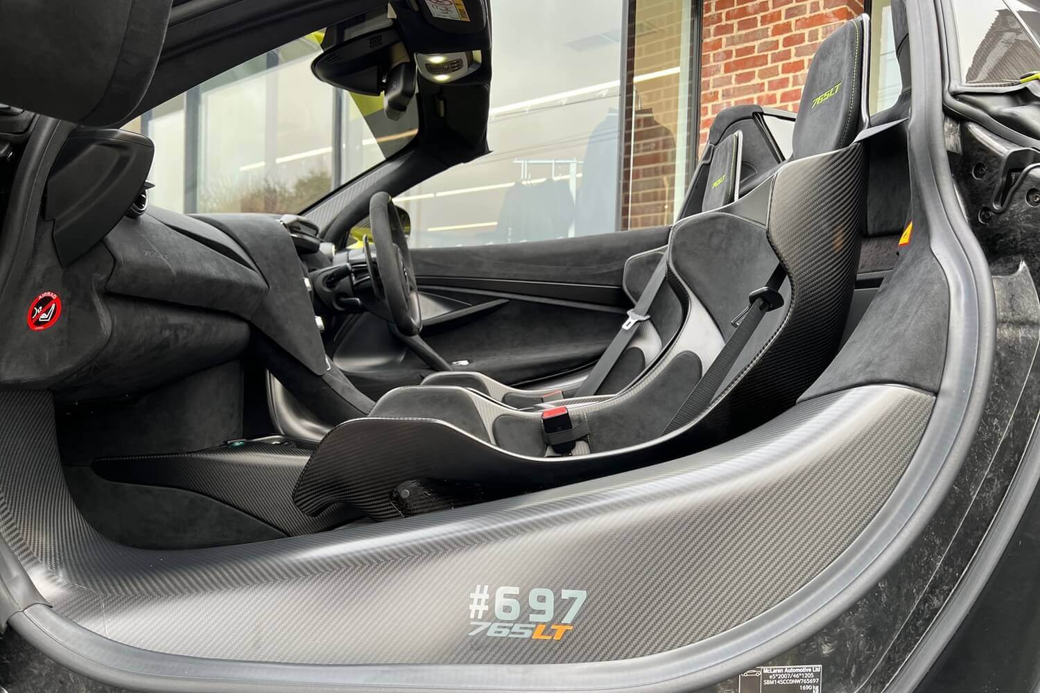 McLaren 765LT thumbnail image number 33