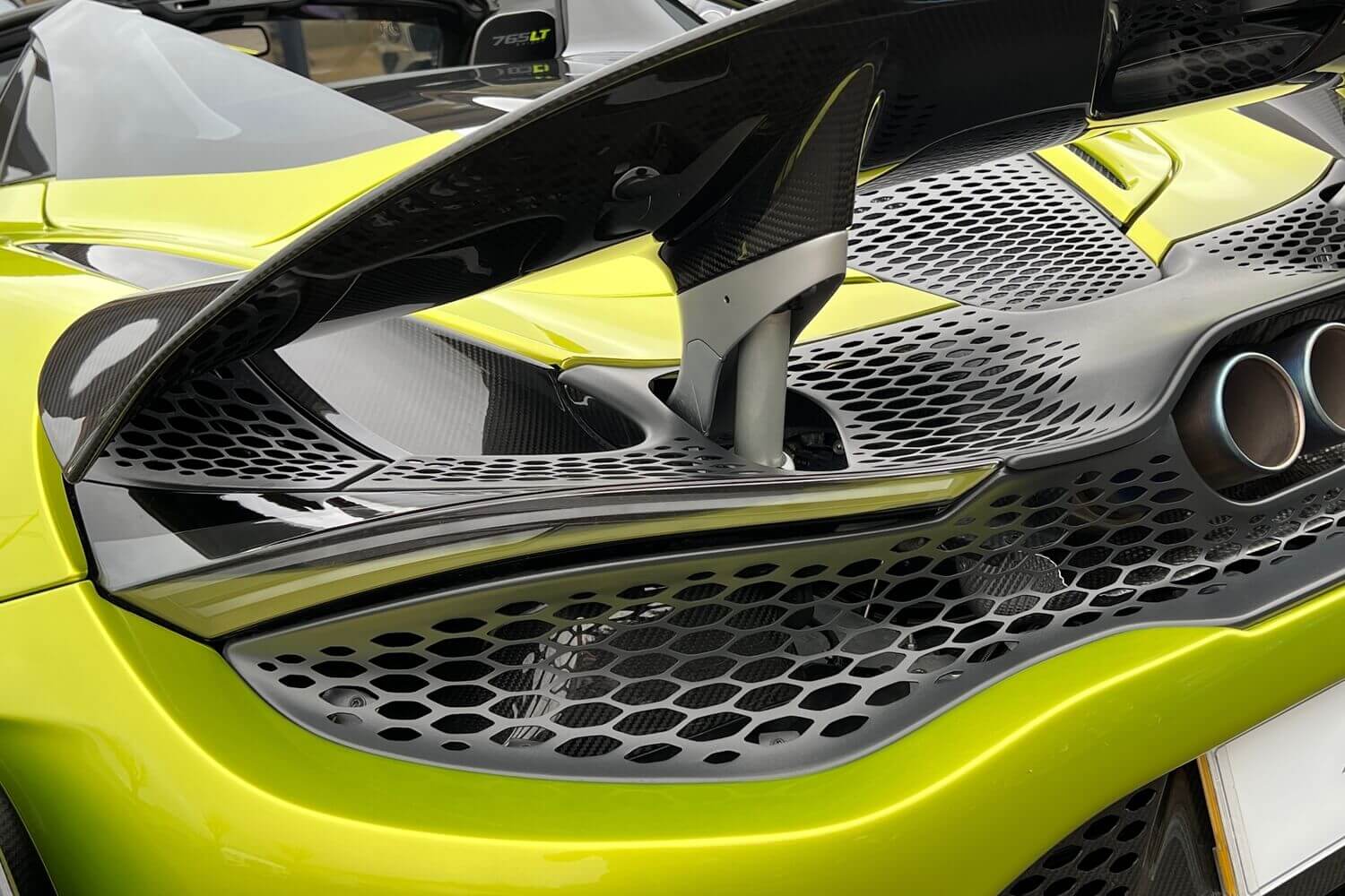 McLaren 765LT thumbnail image number 9