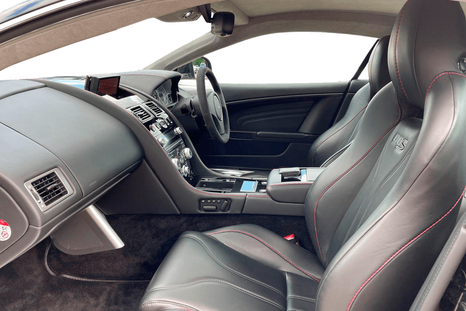 Aston Martin DBS thumbnail image number 11