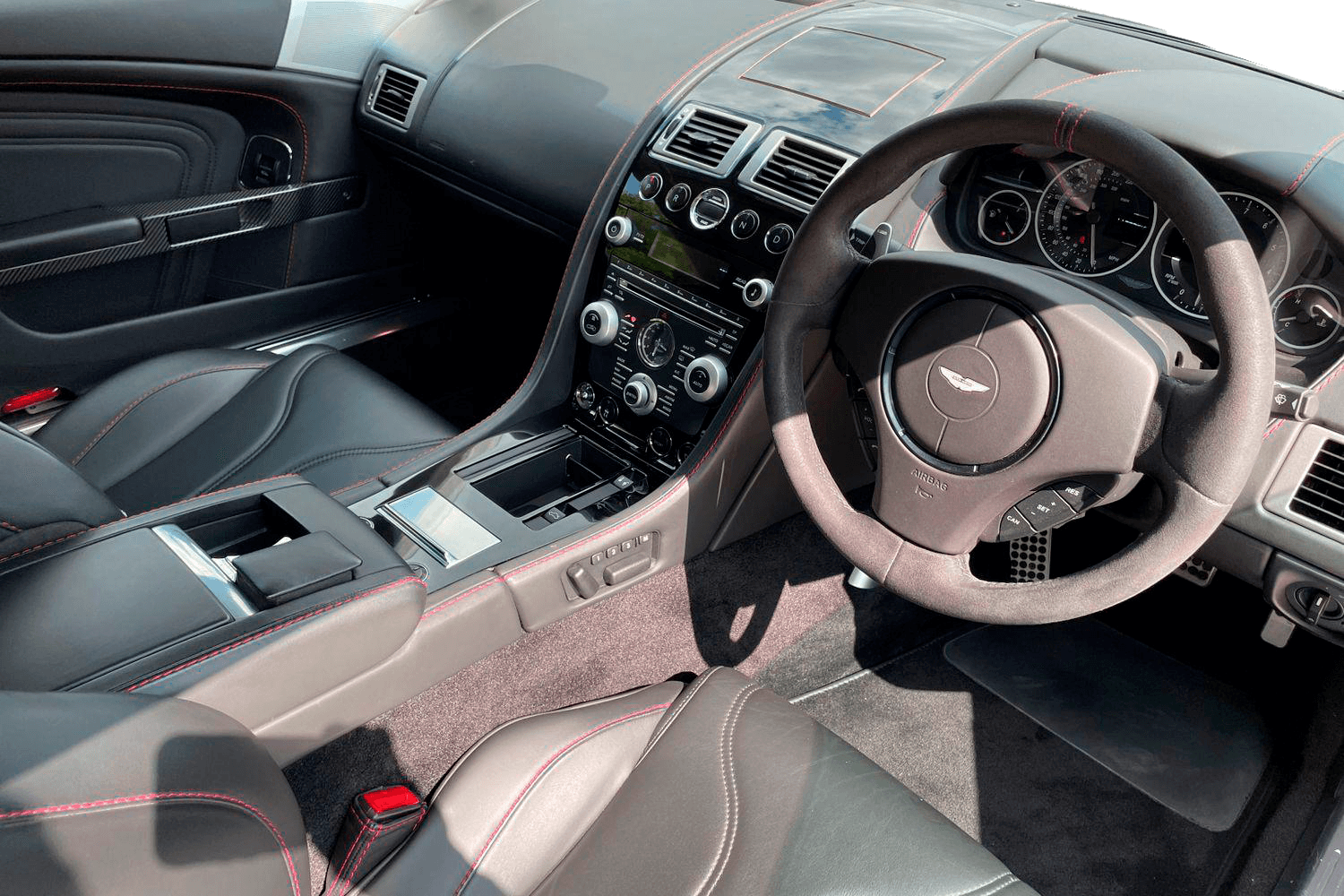 Aston Martin DBS thumbnail image number 14