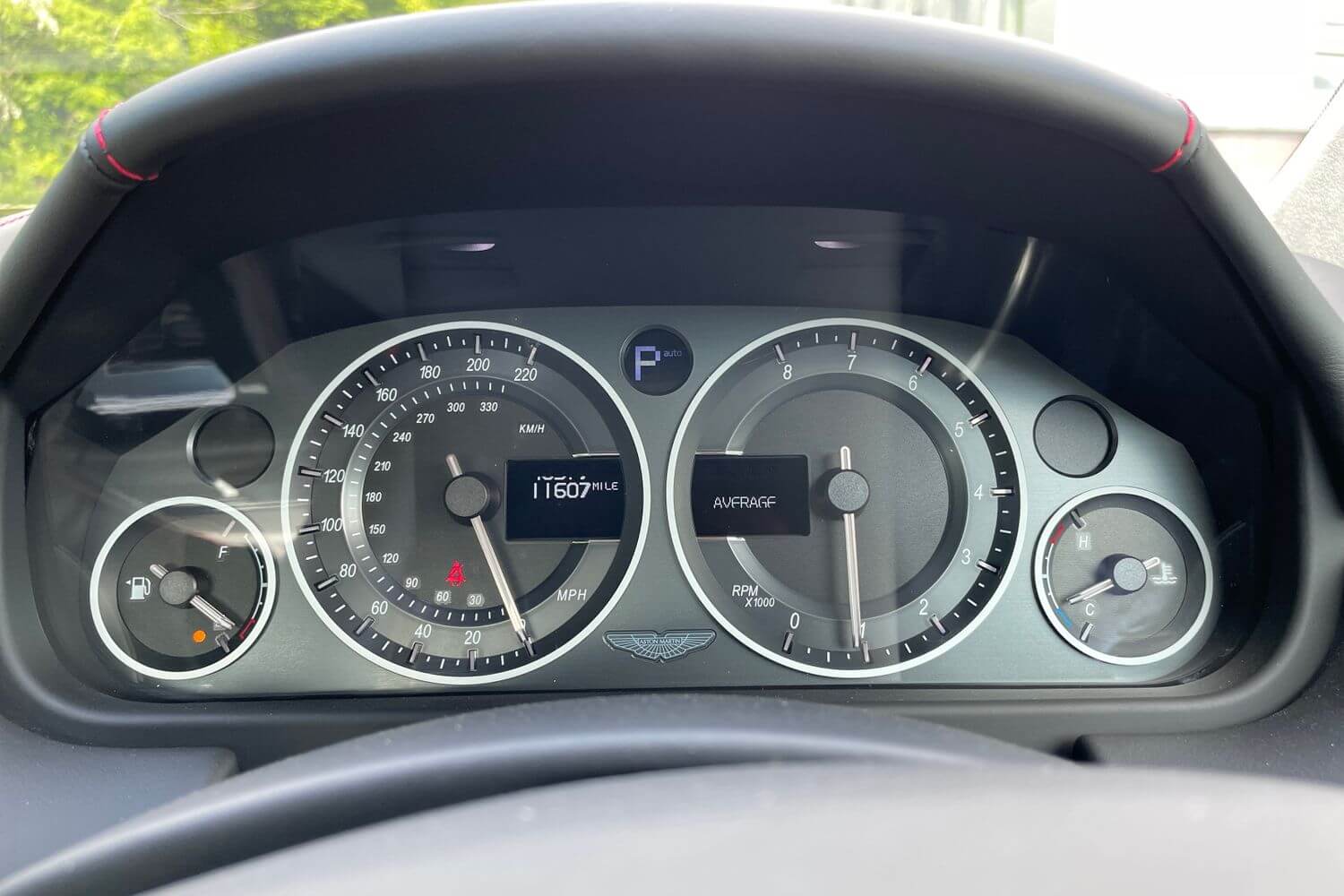 Aston Martin DBS thumbnail image number 26