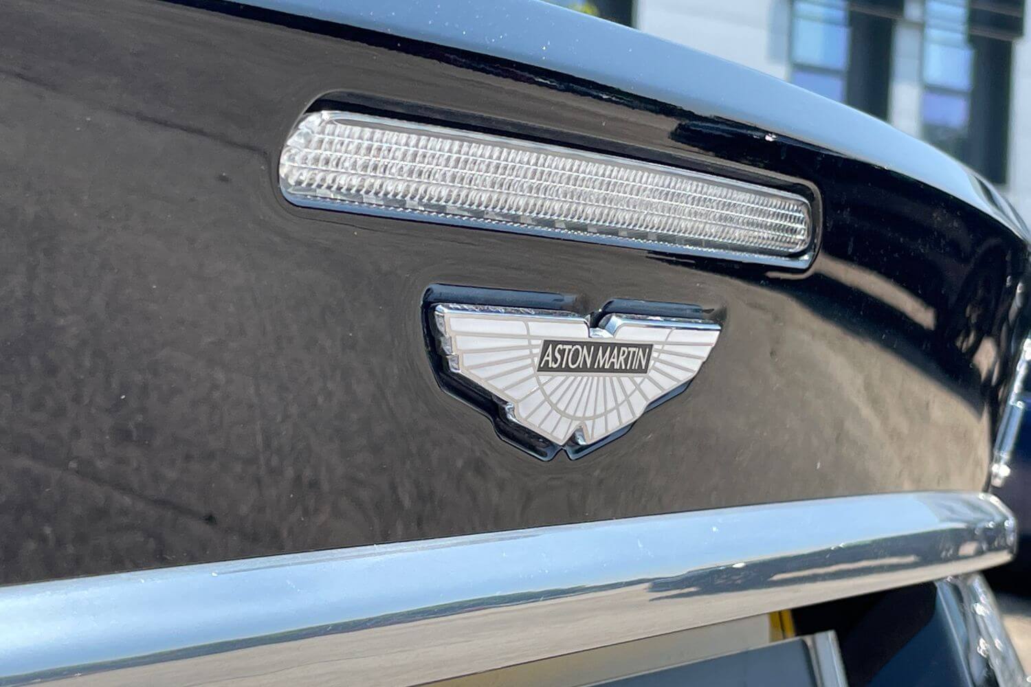 Aston Martin DBS thumbnail image number 28