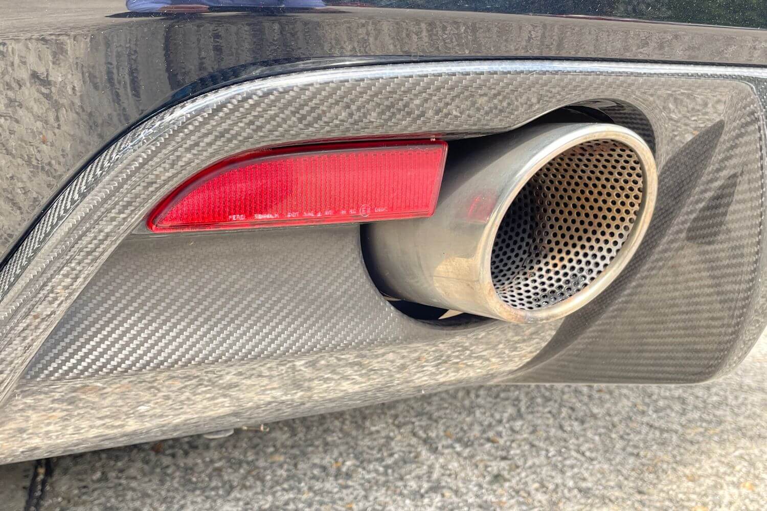 Aston Martin DBS thumbnail image number 29