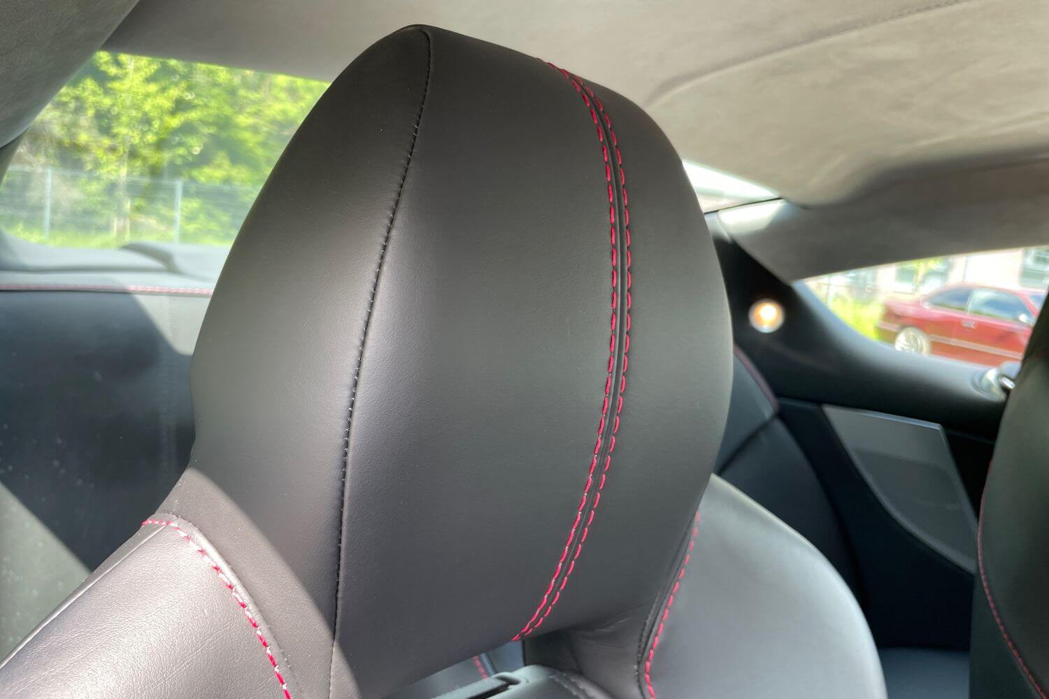 Aston Martin DBS thumbnail image number 34