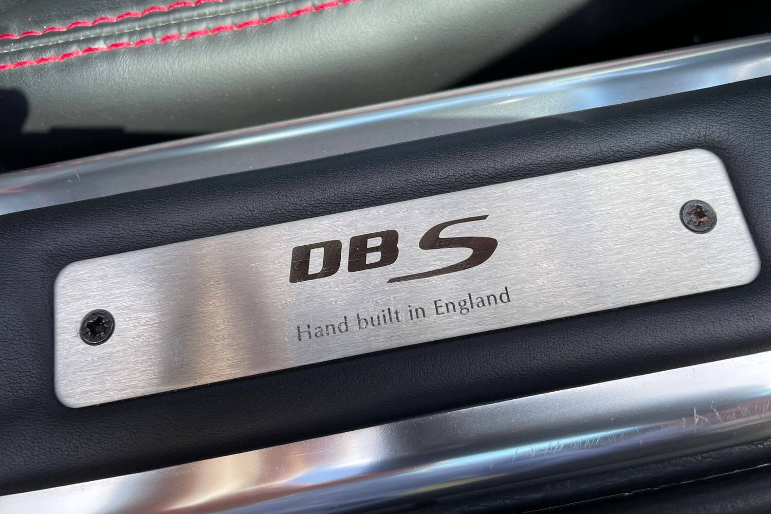 Aston Martin DBS thumbnail image number 35