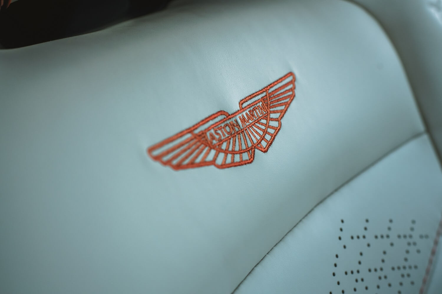 Aston Martin DBS thumbnail image number 46