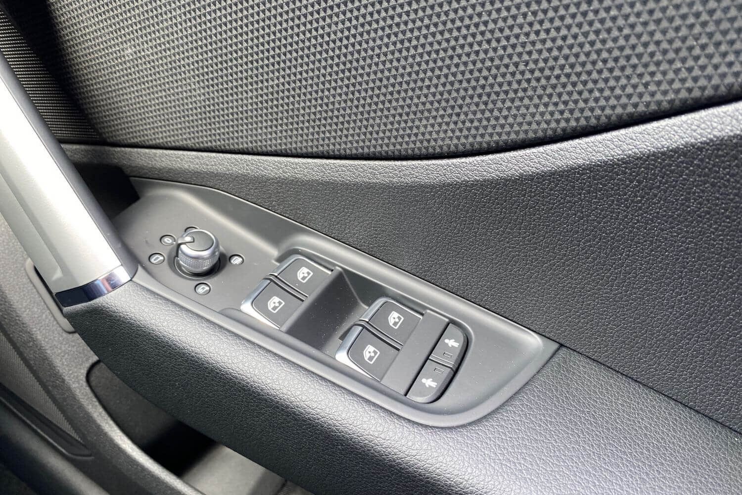 Audi Q2 thumbnail image number 24