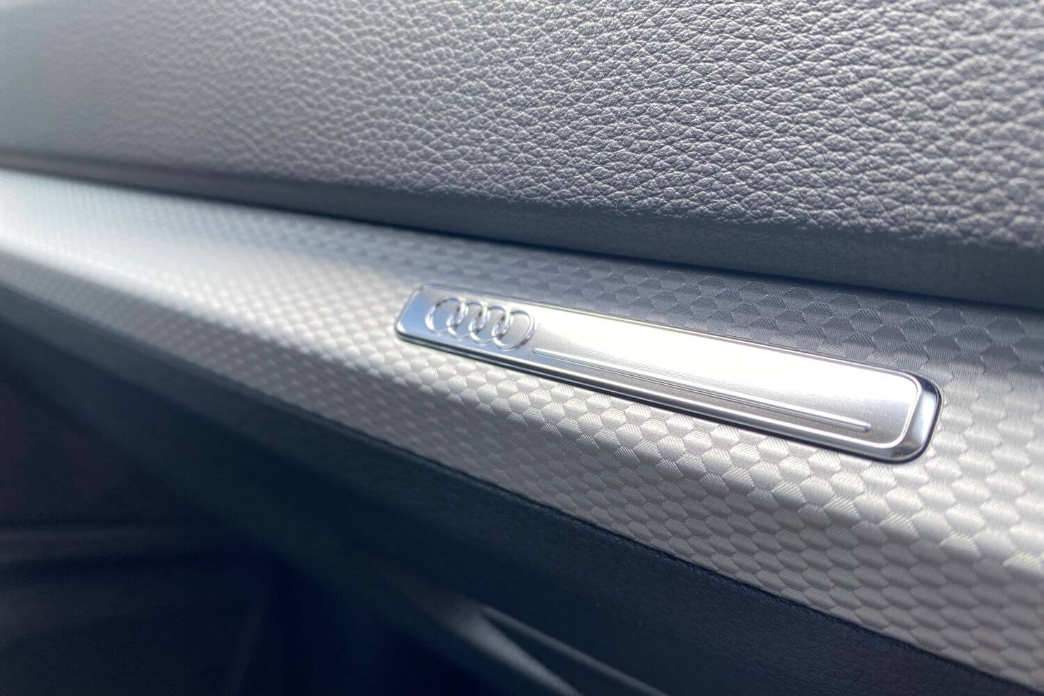 Audi Q2 thumbnail image number 30