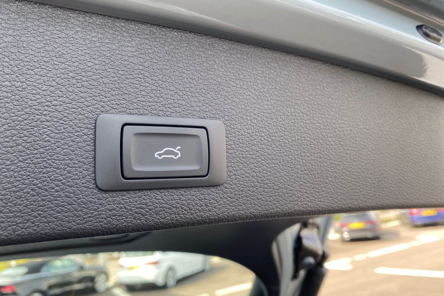 Audi Q2 thumbnail image number 33