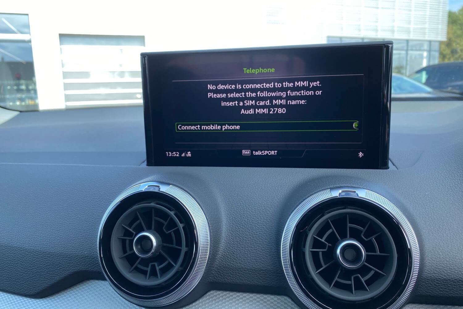 Audi Q2 thumbnail image number 36