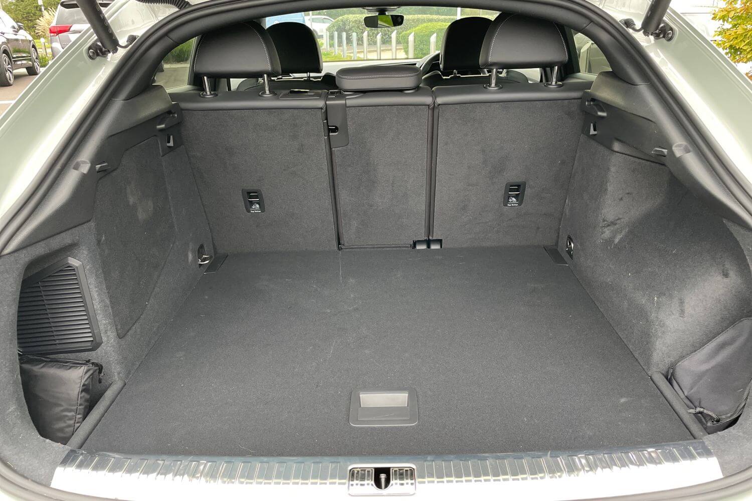 Audi Q3 thumbnail image number 10