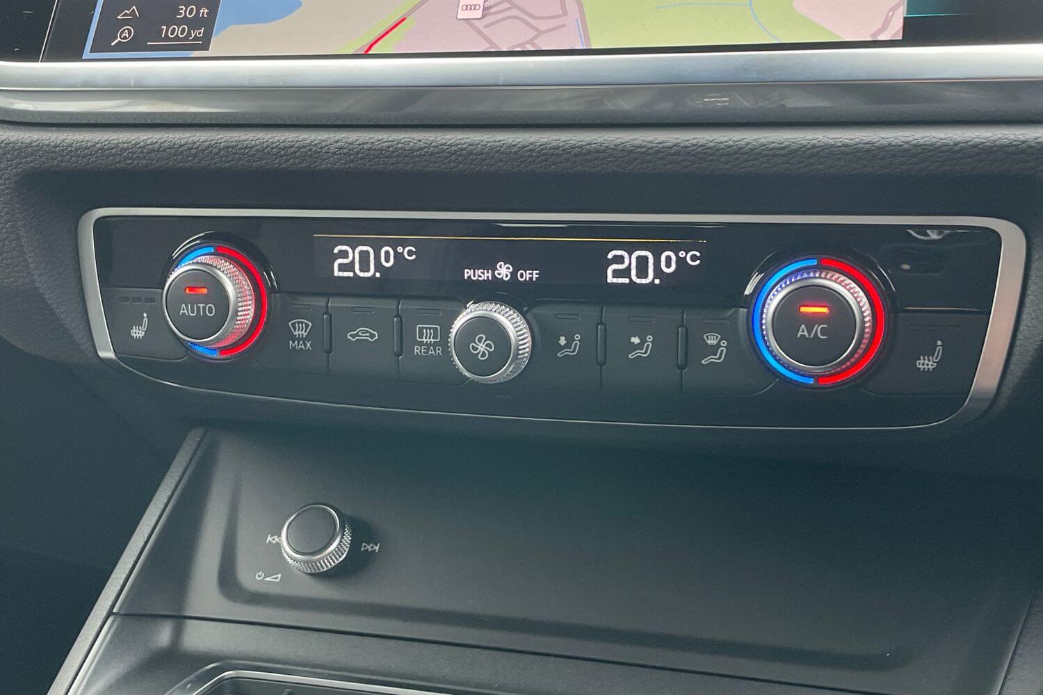 Audi Q3 thumbnail image number 16