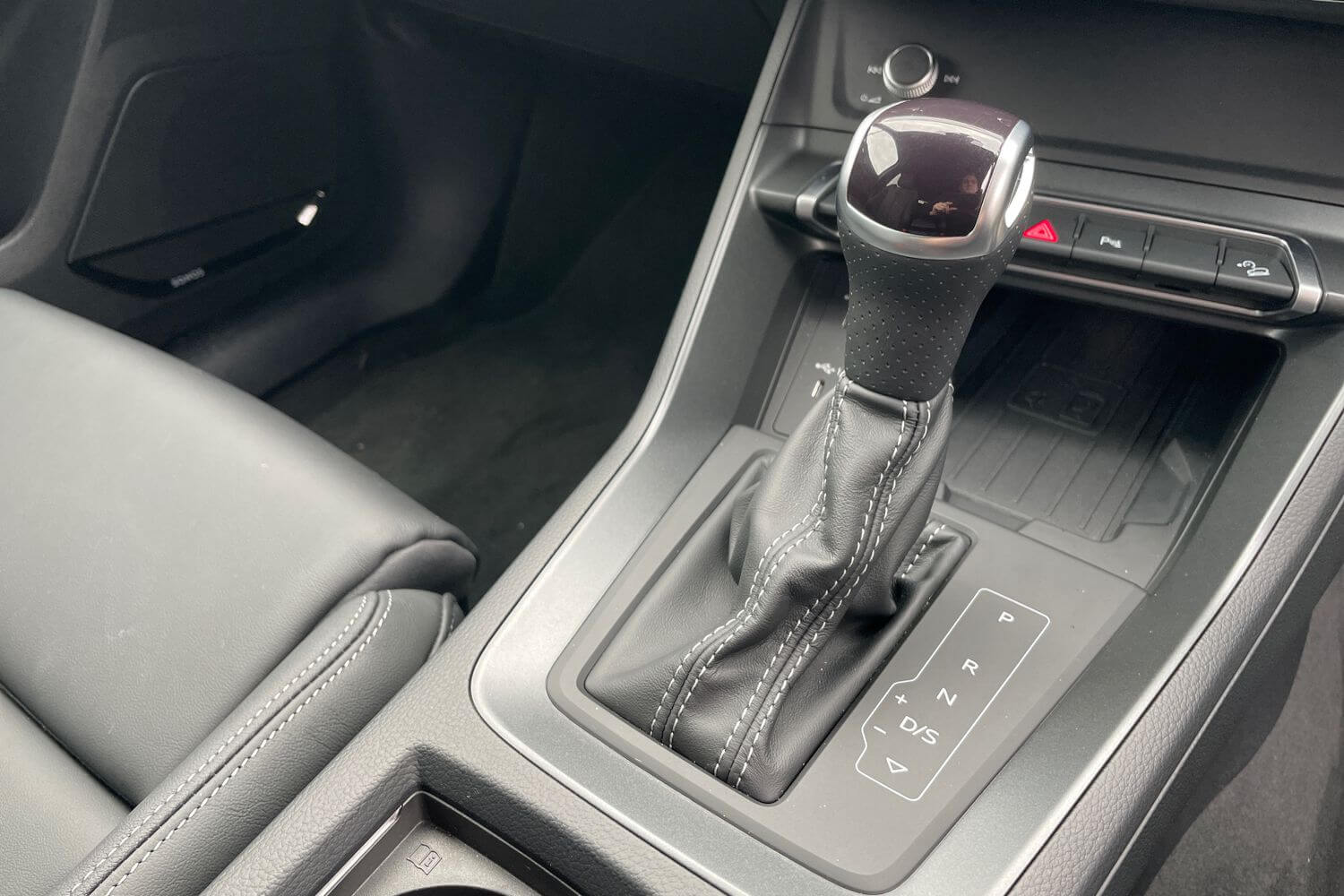 Audi Q3 thumbnail image number 22