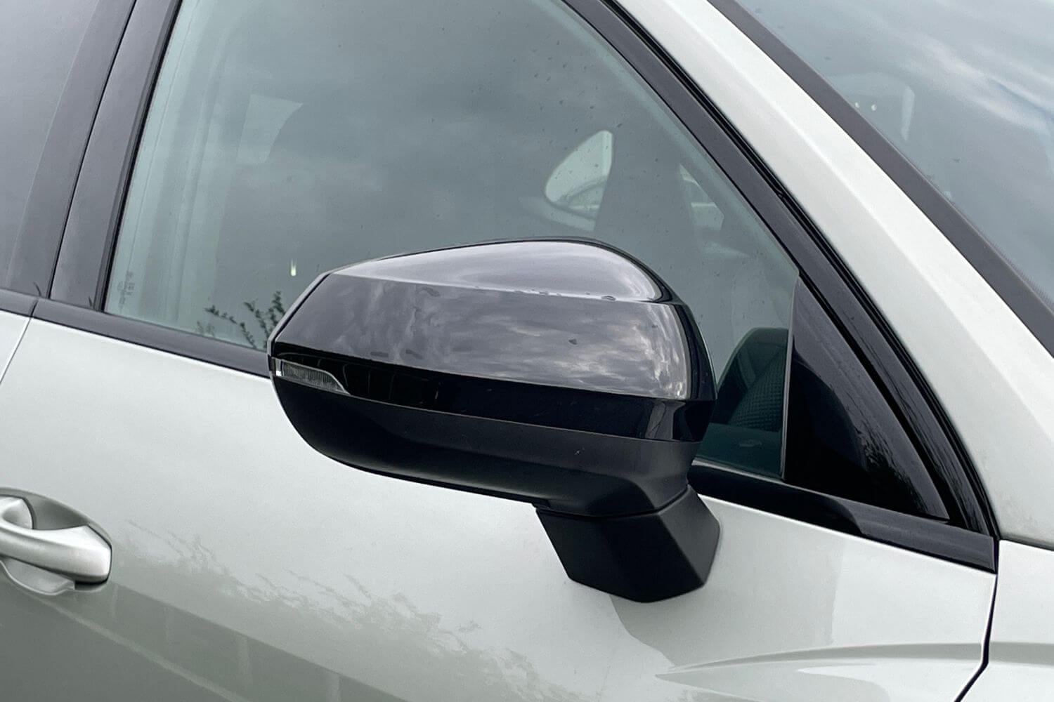 Audi Q3 thumbnail image number 3