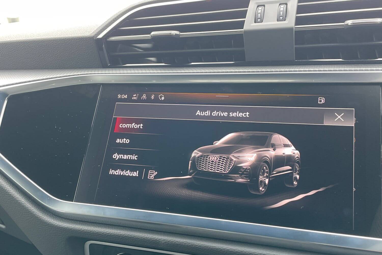 Audi Q3 thumbnail image number 31