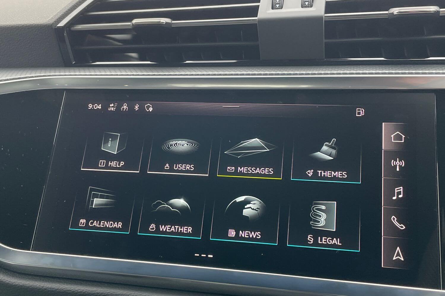 Audi Q3 thumbnail image number 33