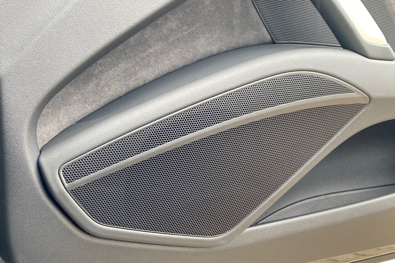 Audi TT thumbnail image number 23