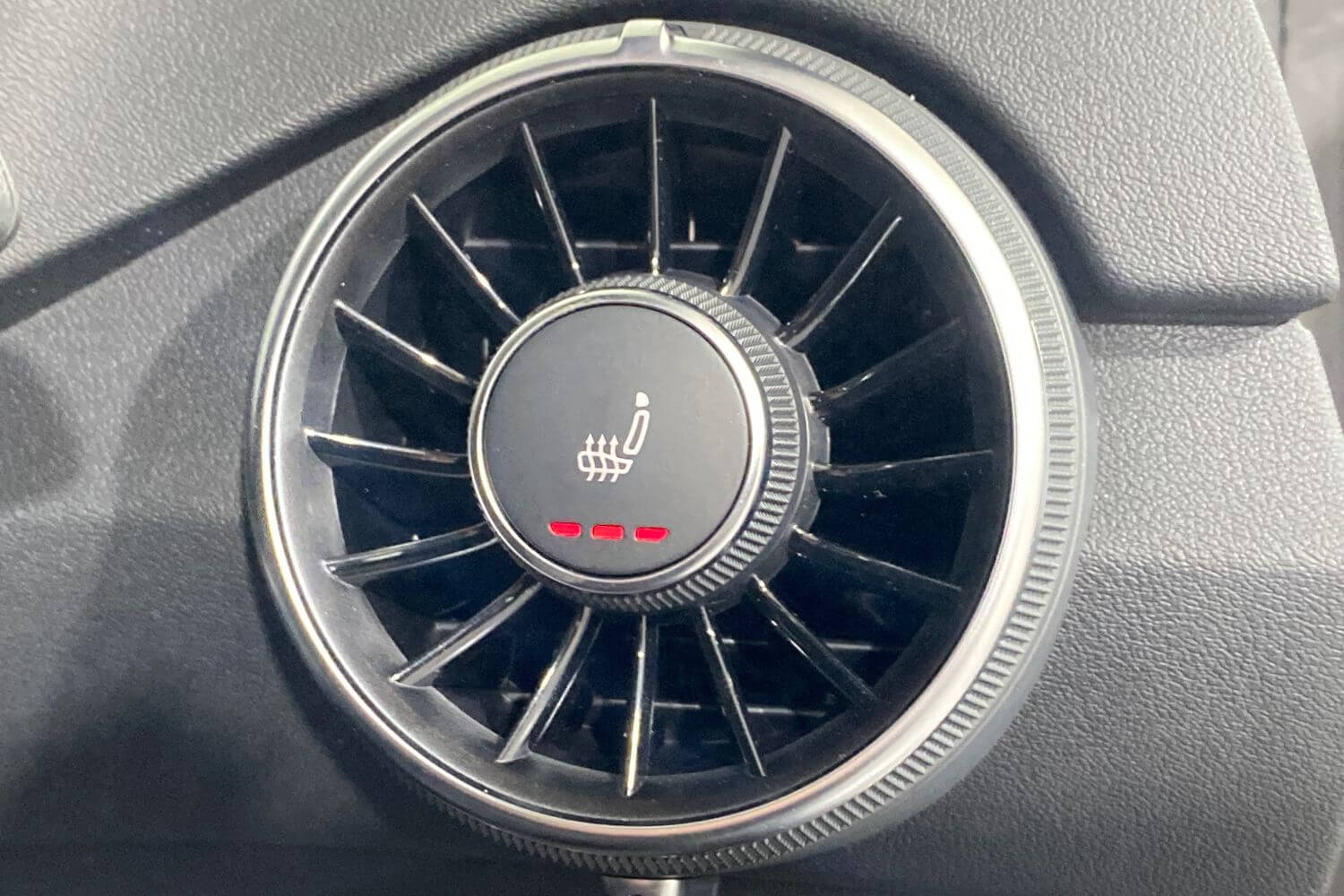 Audi TT thumbnail image number 28