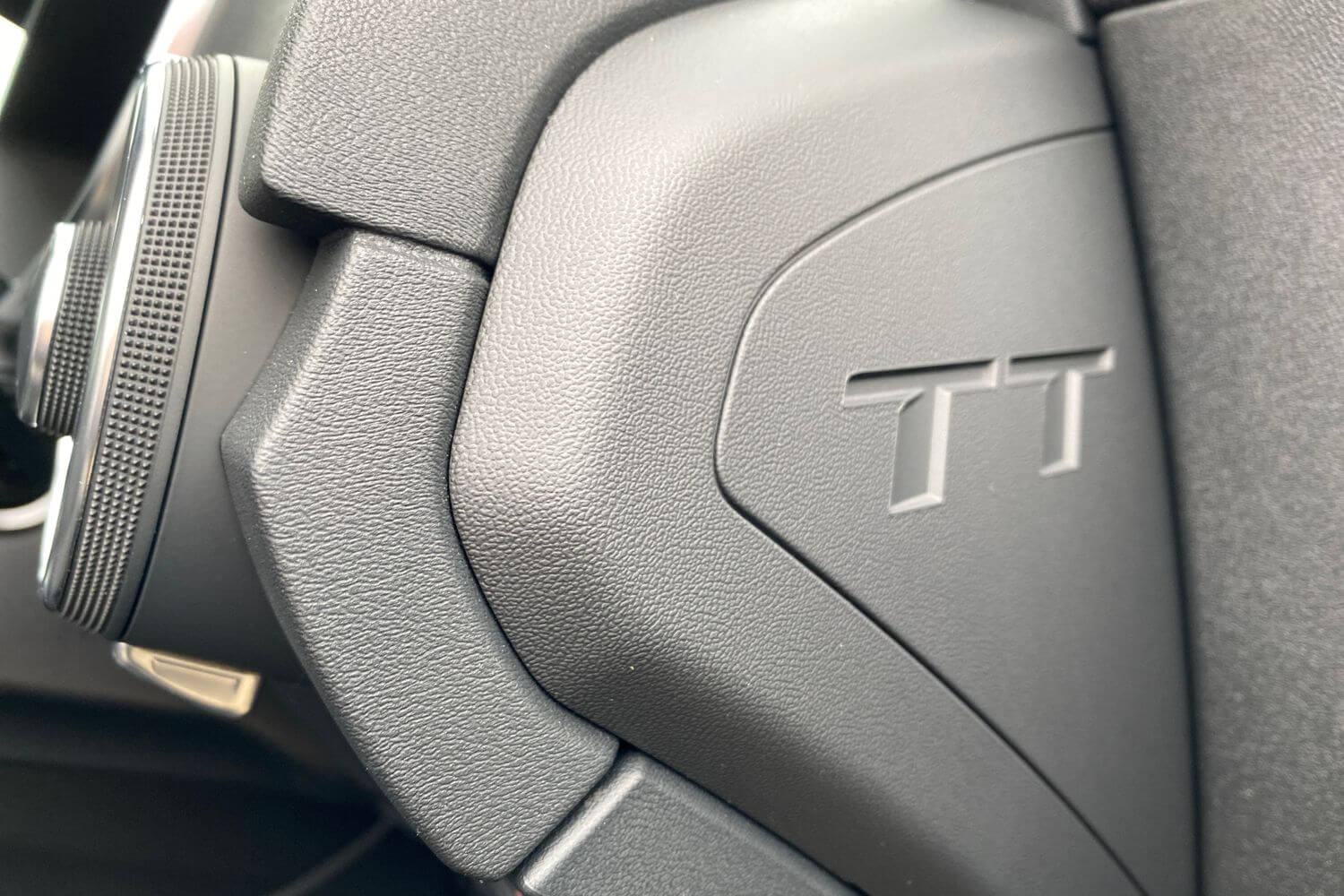 Audi TT thumbnail image number 32